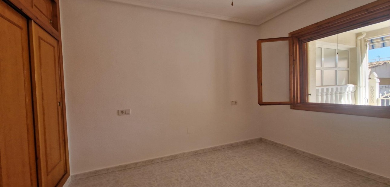 Sale - Terraced house -
Torrevieja - La siesta