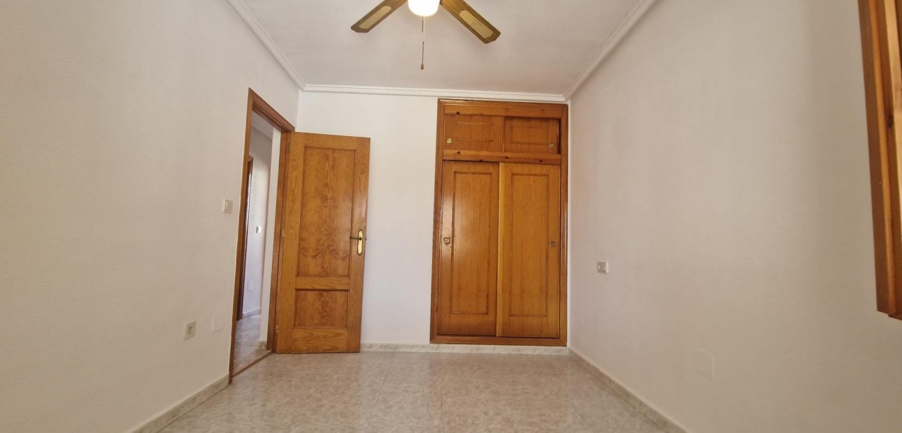 Sale - Terraced house -
Torrevieja - La siesta