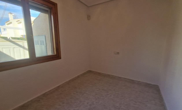 Sale - Terraced house -
Torrevieja - La siesta