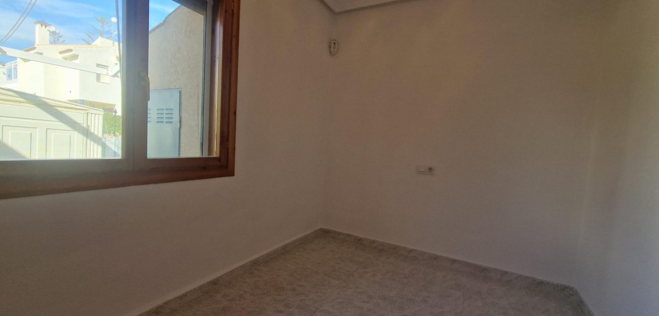 Sale - Terraced house -
Torrevieja - La siesta