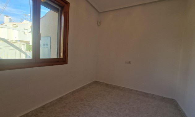Sale - Terraced house -
Torrevieja - La siesta