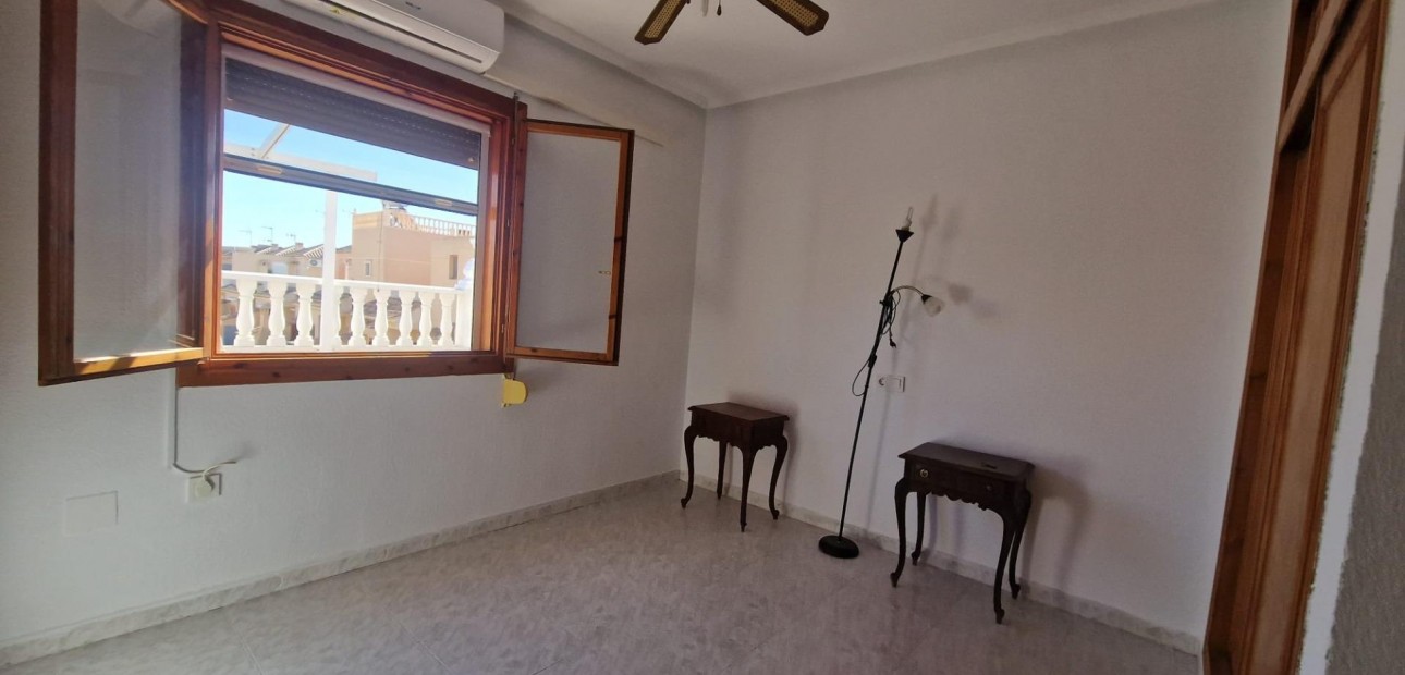Sale - Terraced house -
Torrevieja - La siesta