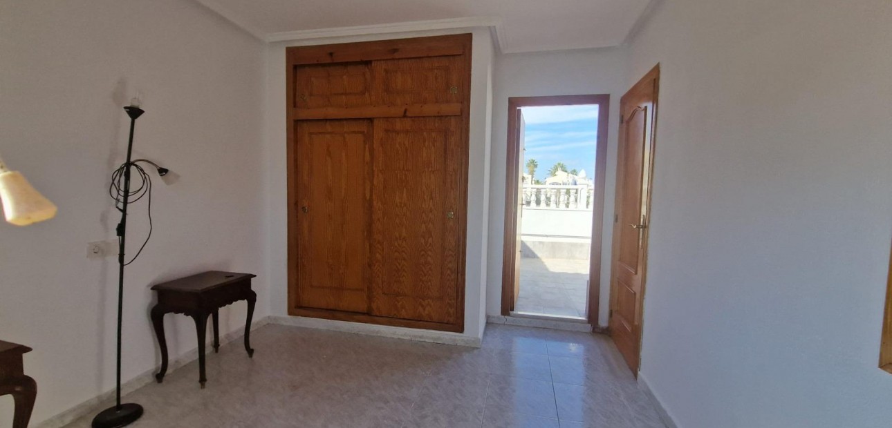 Sale - Terraced house -
Torrevieja - La siesta
