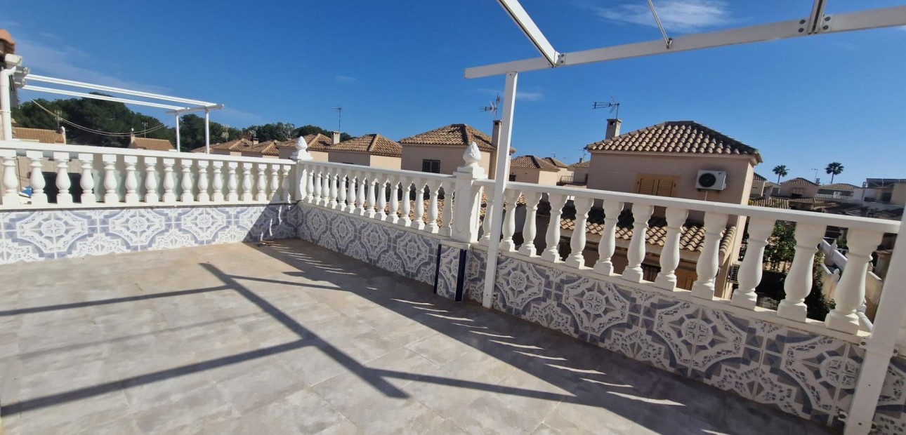 Sale - Terraced house -
Torrevieja - La siesta