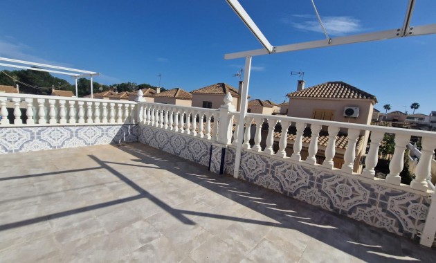 Sale - Terraced house -
Torrevieja - La siesta