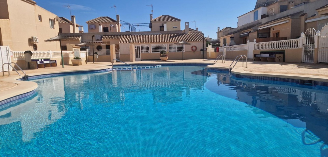 Sale - Terraced house -
Torrevieja - La siesta