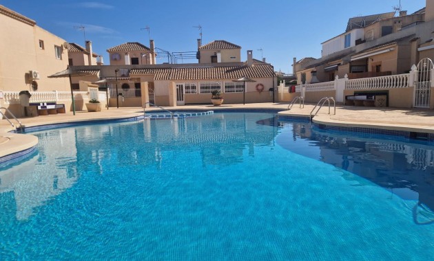Sale - Terraced house -
Torrevieja - La siesta