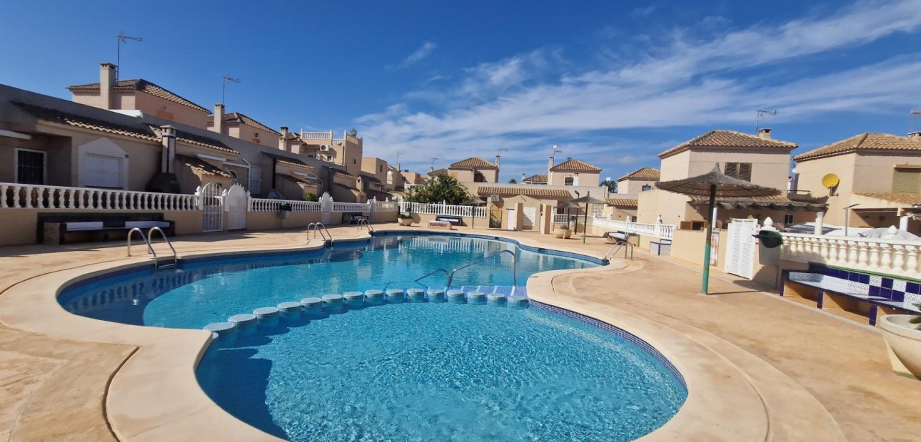 Sale - Terraced house -
Torrevieja - La siesta