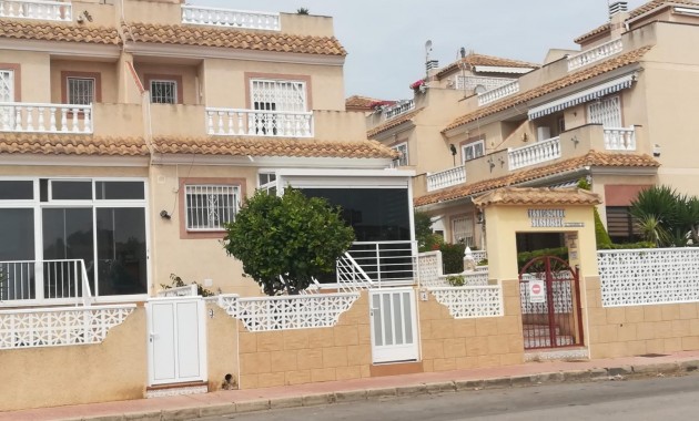 Sale - Terraced house -
Torrevieja - La Siesta - El Salado - Torreta