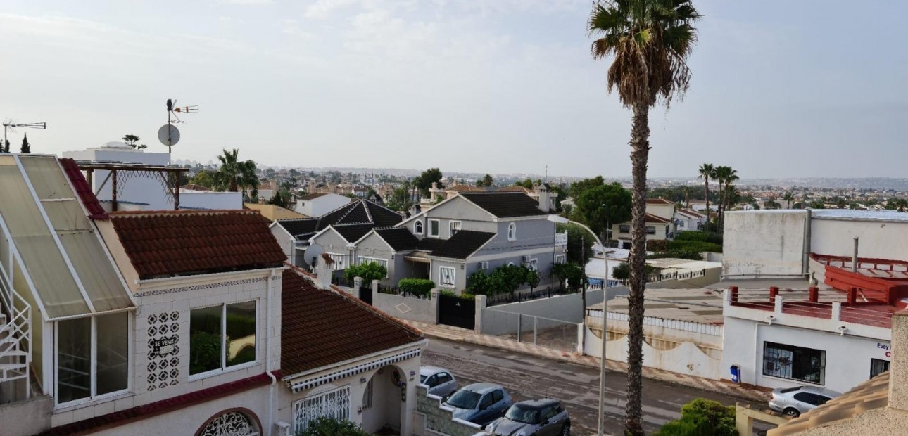 Sale - Terraced house -
Torrevieja - La Siesta - El Salado - Torreta