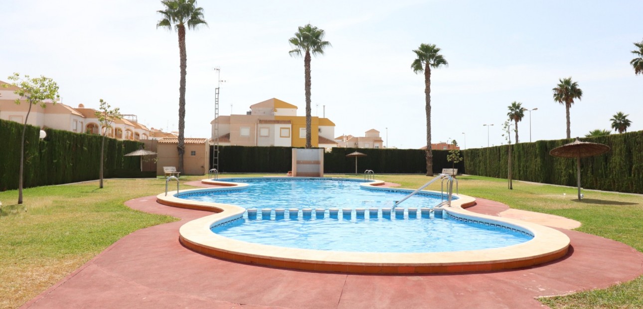 Venta - Apartamento / piso -
Torrevieja - Altos del Limonar