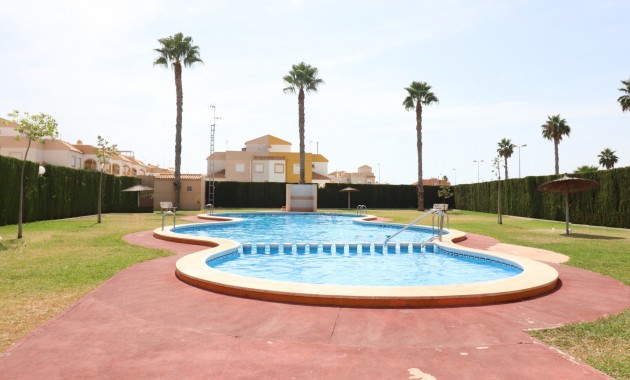 Venta - Apartamento / piso -
Torrevieja - Altos del Limonar
