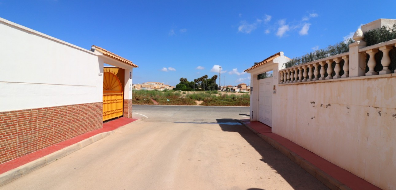Venta - Apartamento / piso -
Torrevieja - Altos del Limonar