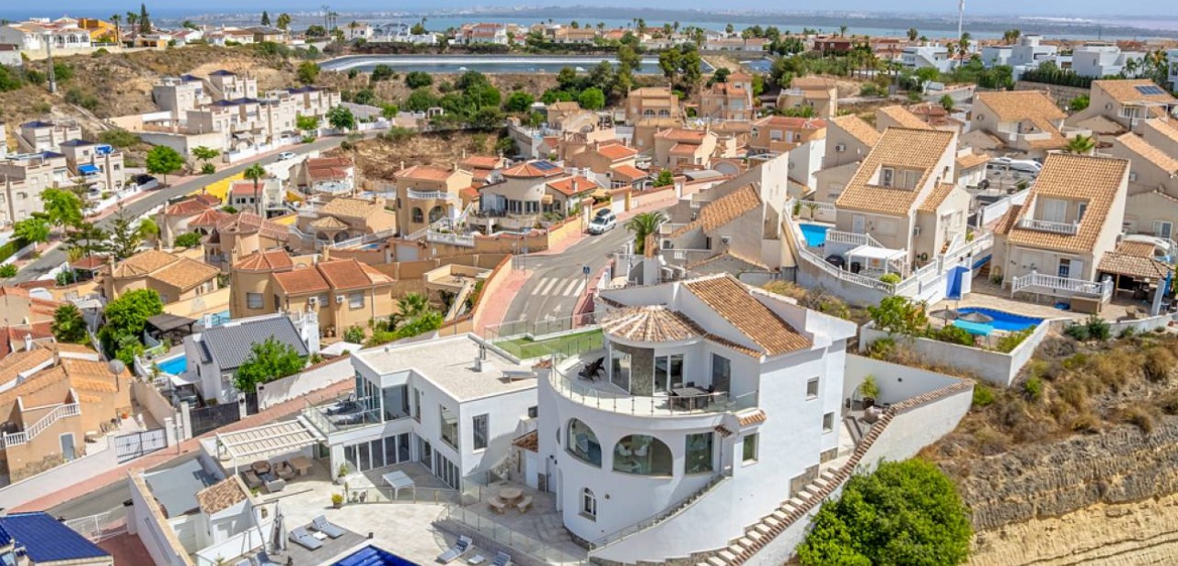 Herverkoop - Villa -
Ciudad Quesada