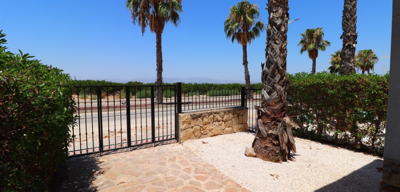 Venta - Semi Detached Villa -
Algorfa - La Finca Golf Resort