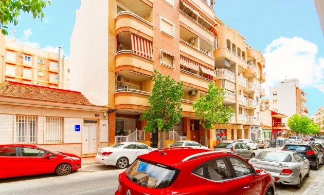 Venta - Apartamento / piso -
Torrevieja - Centro