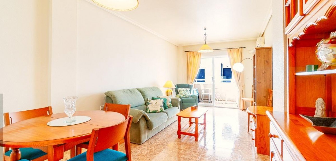 Venta - Apartamento / piso -
Torrevieja - Centro