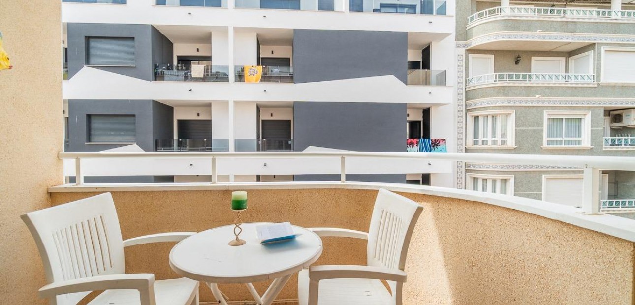 Venta - Apartamento / piso -
Torrevieja - Centro