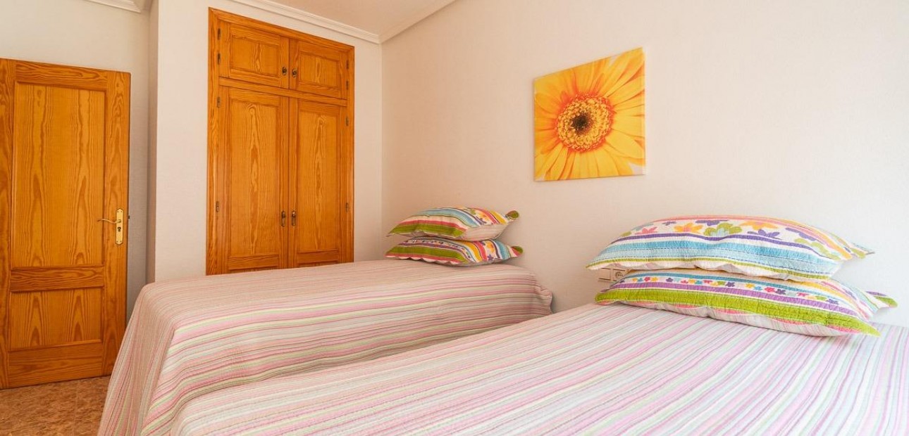 Venta - Apartamento / piso -
Torrevieja - Centro