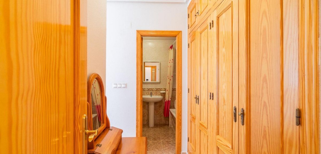Venta - Apartamento / piso -
Torrevieja - Centro