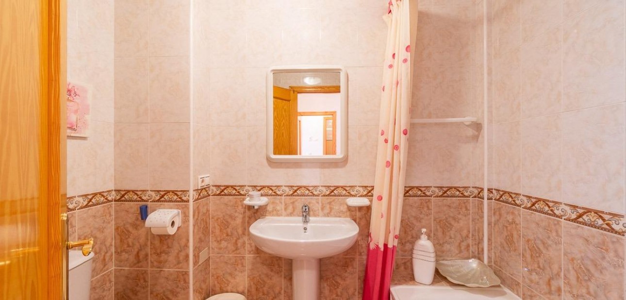 Venta - Apartamento / piso -
Torrevieja - Centro