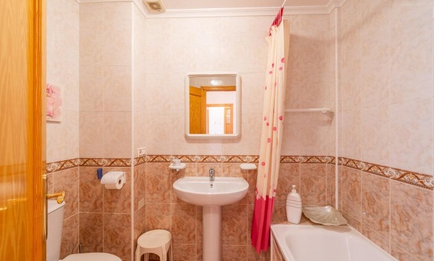 Venta - Apartamento / piso -
Torrevieja - Centro