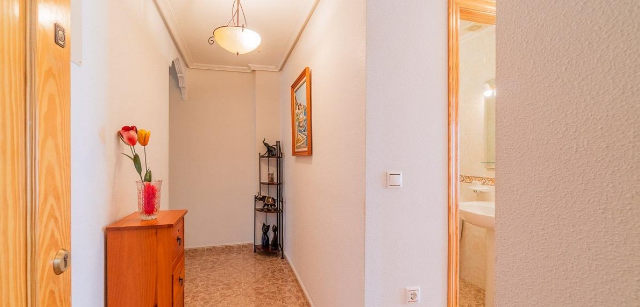 Venta - Apartamento / piso -
Torrevieja - Centro