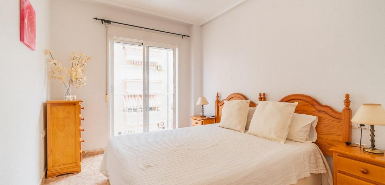 Venta - Apartamento / piso -
Torrevieja - Centro