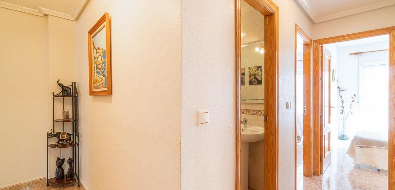 Venta - Apartamento / piso -
Torrevieja - Centro