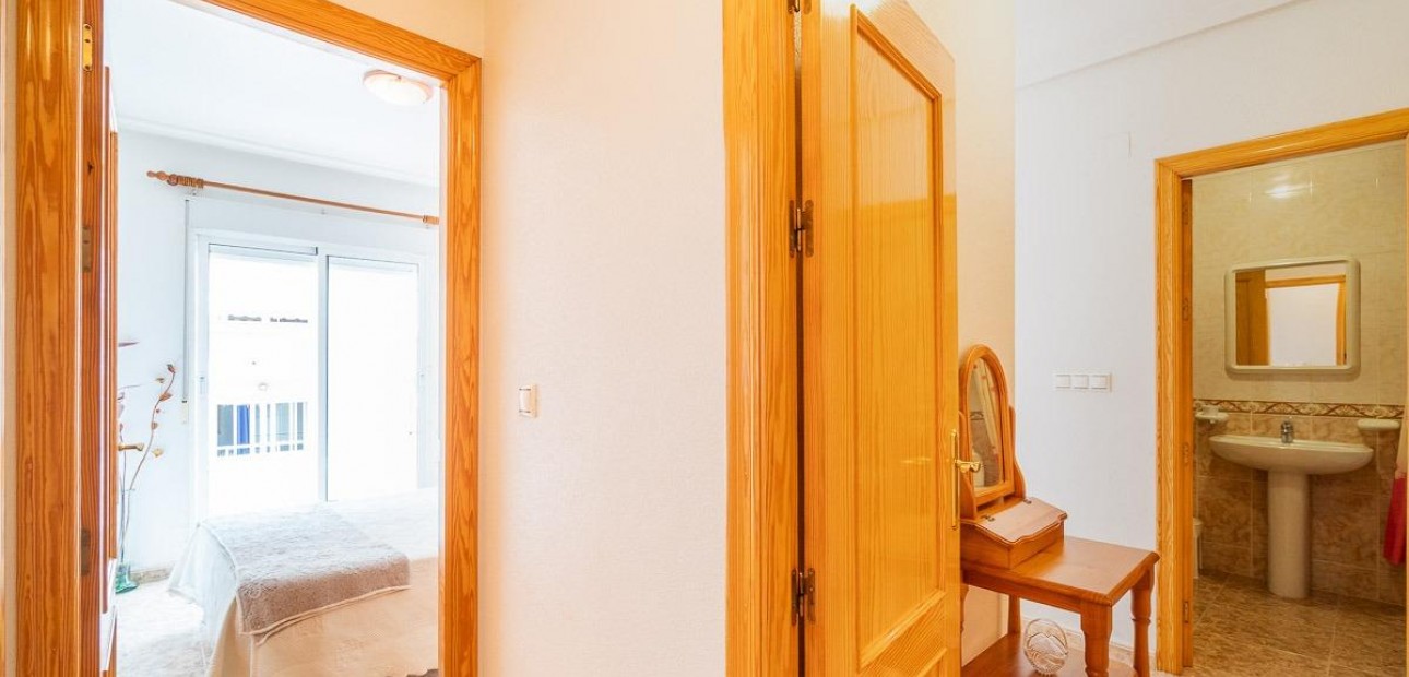 Venta - Apartamento / piso -
Torrevieja - Centro