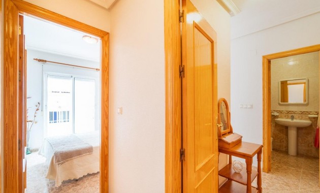 Venta - Apartamento / piso -
Torrevieja - Centro