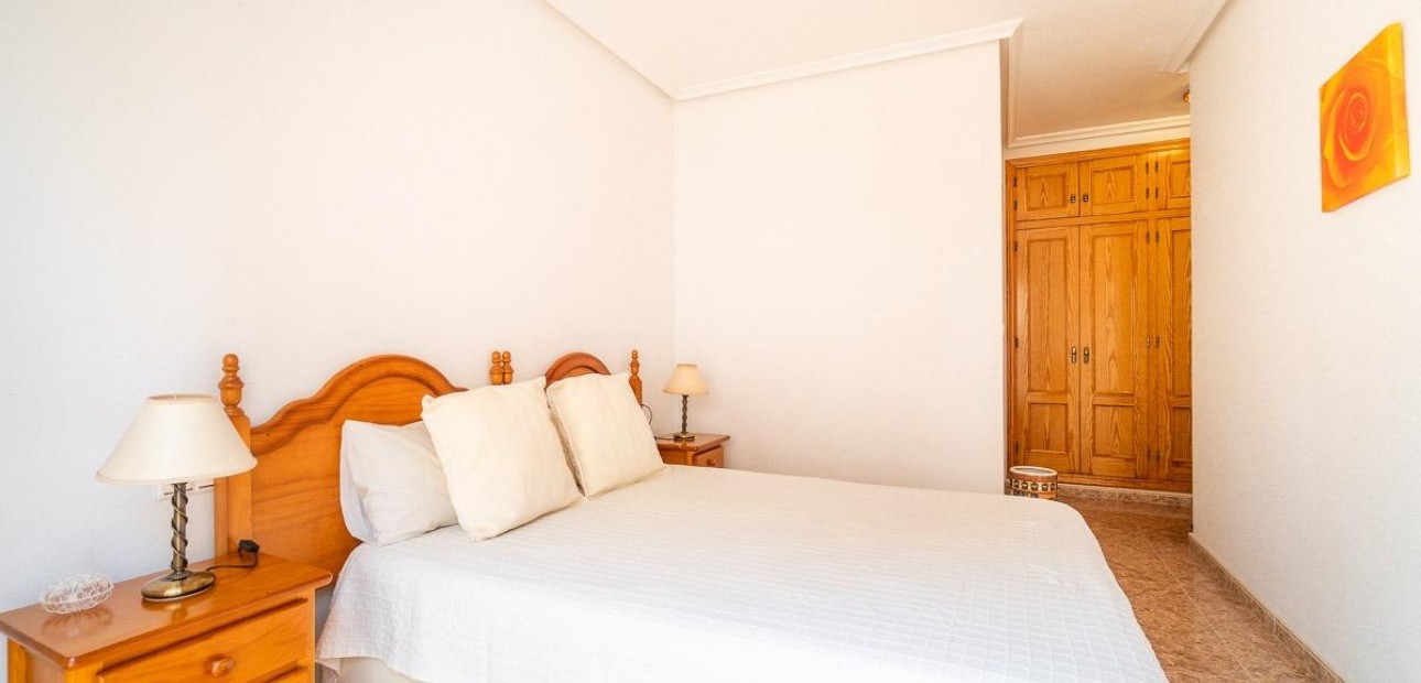 Venta - Apartamento / piso -
Torrevieja - Centro