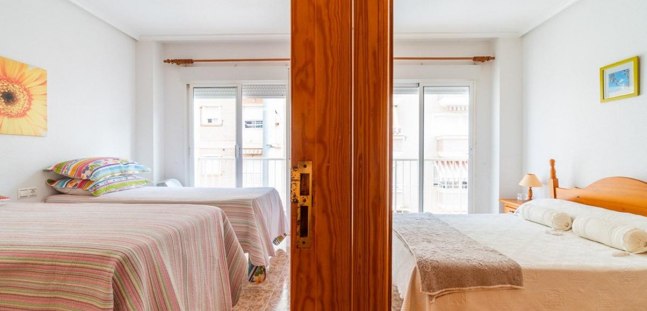 Venta - Apartamento / piso -
Torrevieja - Centro