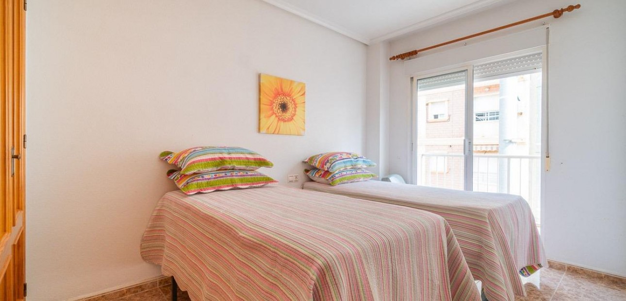 Venta - Apartamento / piso -
Torrevieja - Centro