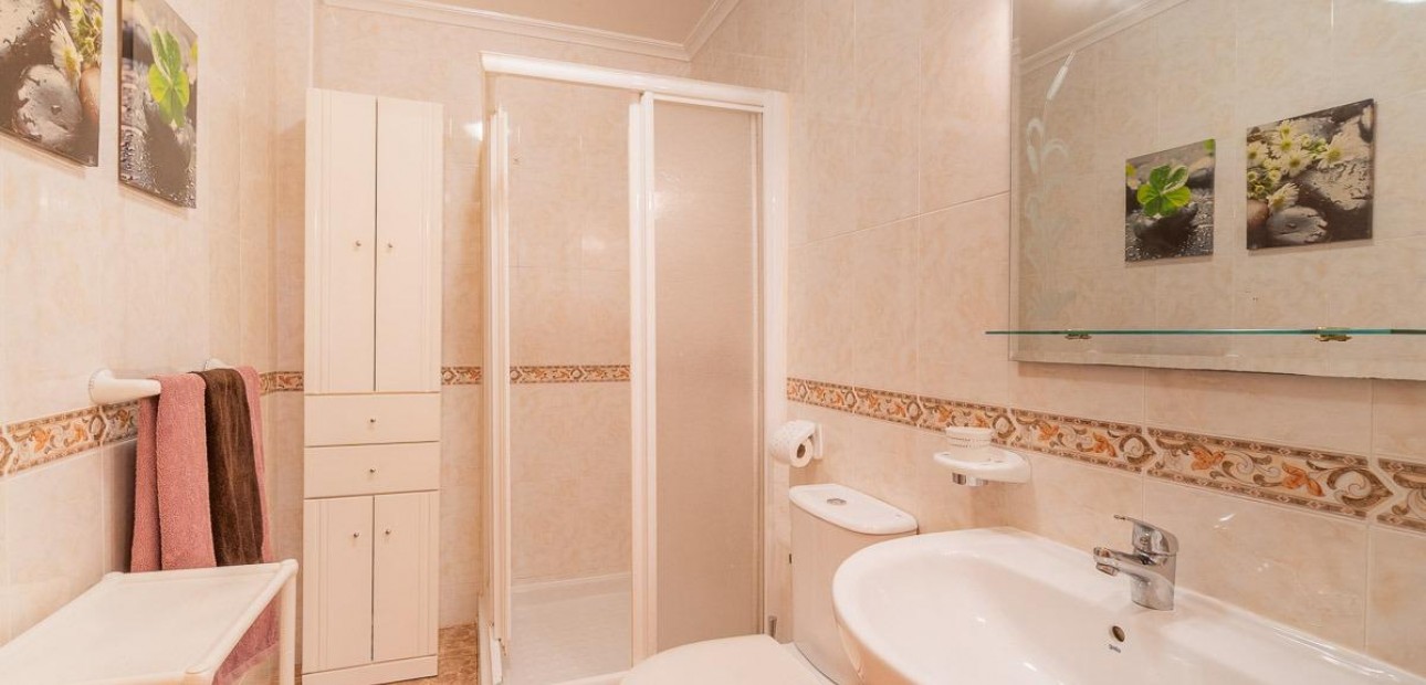 Venta - Apartamento / piso -
Torrevieja - Centro