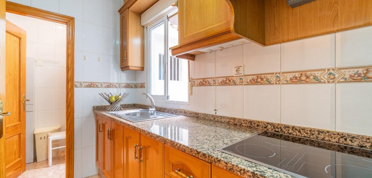 Venta - Apartamento / piso -
Torrevieja - Centro