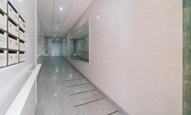Venta - Apartamento / piso -
Torrevieja - Centro