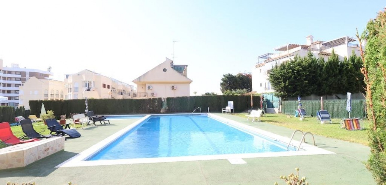 Venta - Commercial Unit -
Orihuela Costa - La Zenia