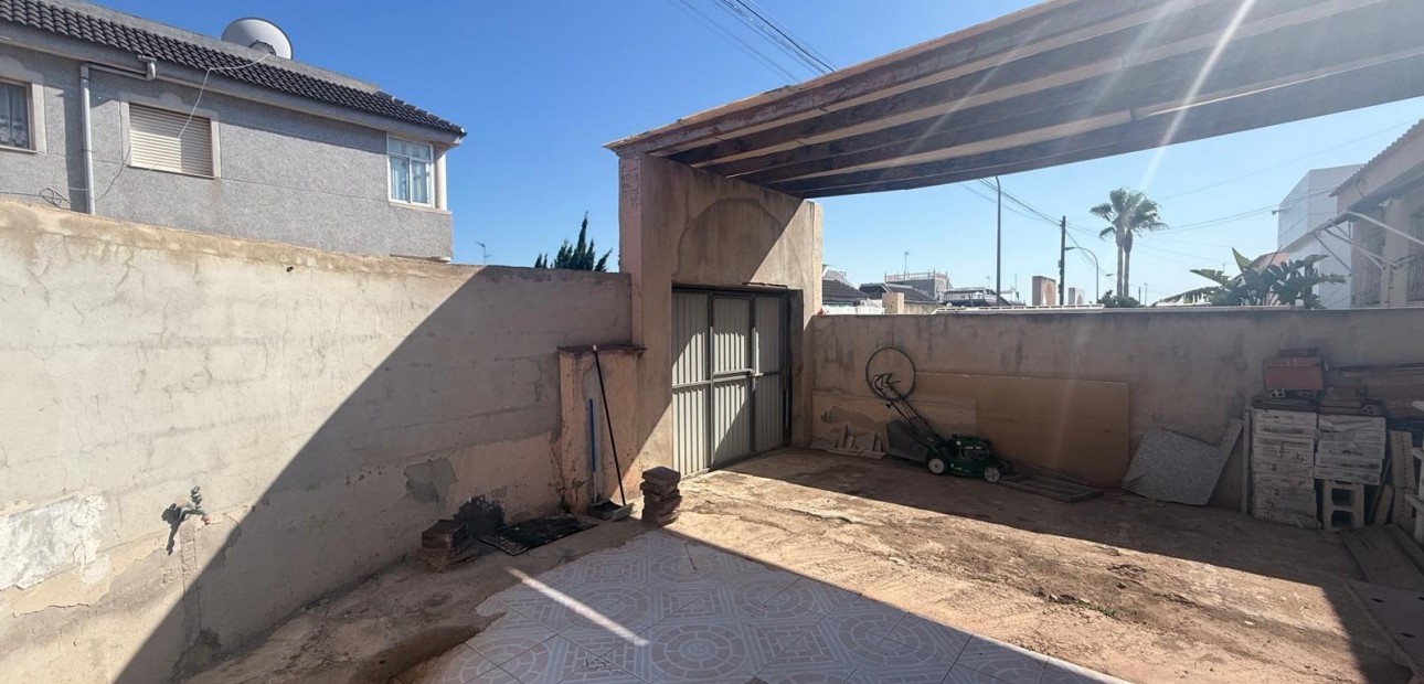 Venta - Terraced house -
Torrevieja - San luis