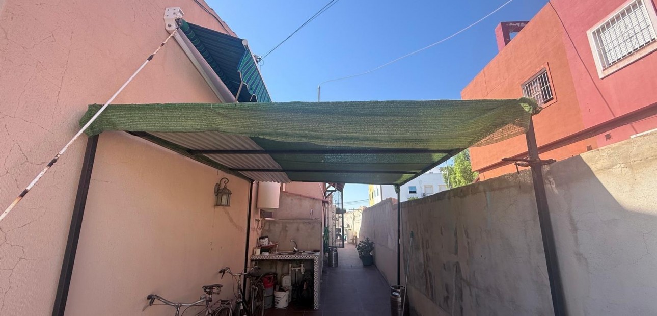 Venta - Terraced house -
Torrevieja - San luis