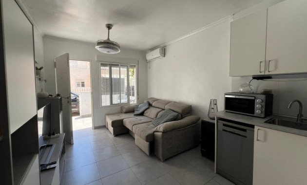Venta - Bungalow -
Torrevieja - El limonar