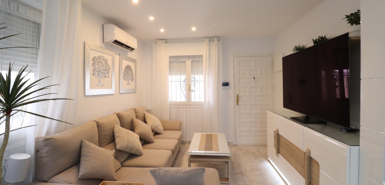 Venta - Detached Villa -
Orihuela Costa - La Florida