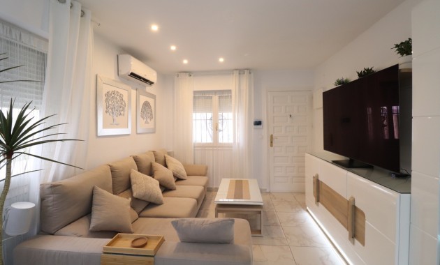 Venta - Detached Villa -
Orihuela Costa - La Florida