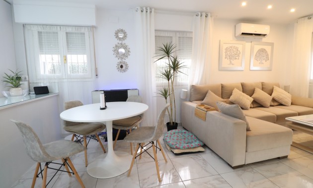 Venta - Detached Villa -
Orihuela Costa - La Florida