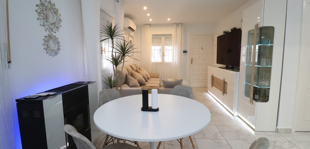Venta - Detached Villa -
Orihuela Costa - La Florida