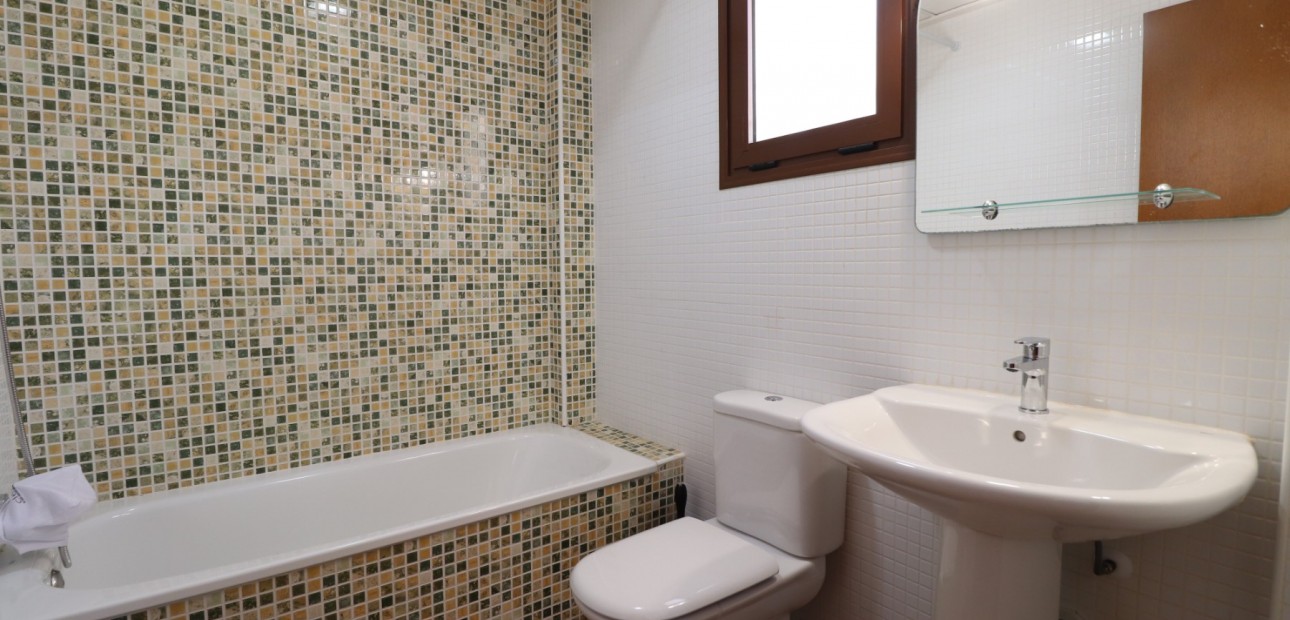 Venta - Semi Detached Villa -
Algorfa - La Finca Golf Resort