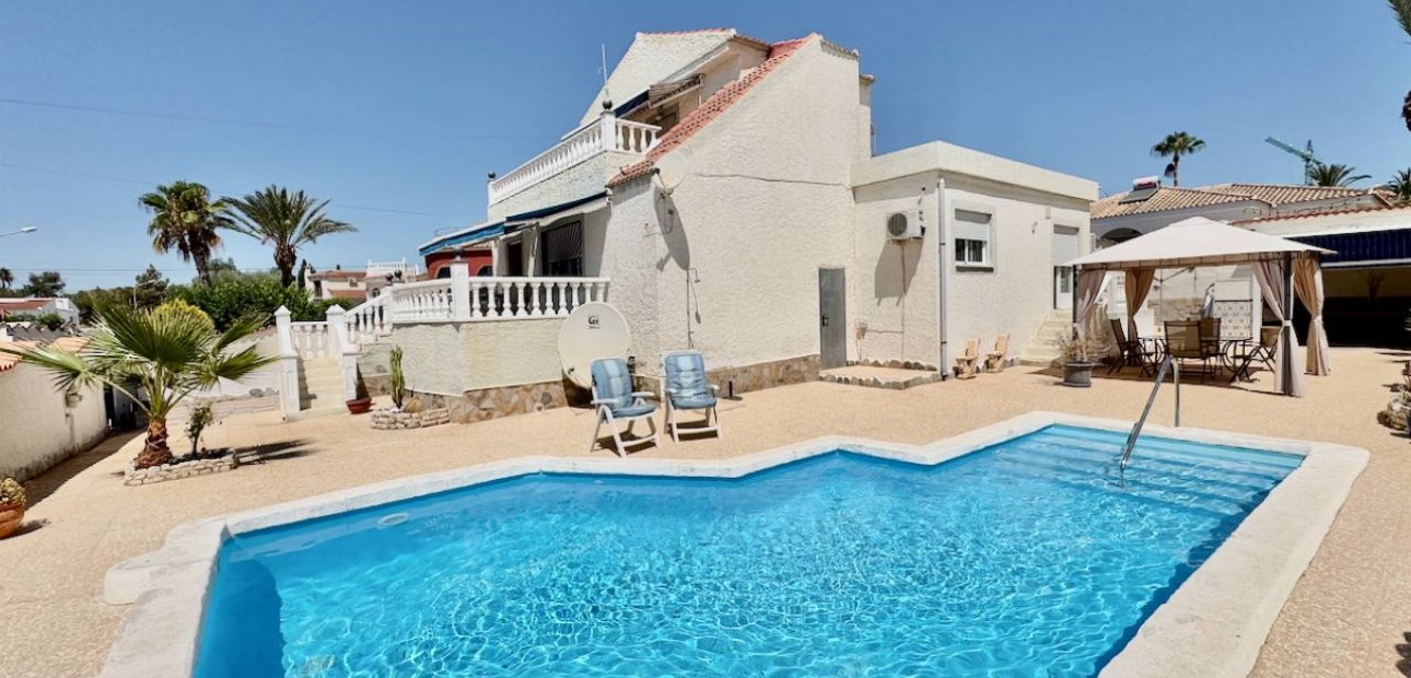 Herverkoop - Villa -
Ciudad Quesada