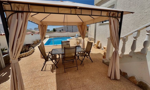 Herverkoop - Villa -
Ciudad Quesada