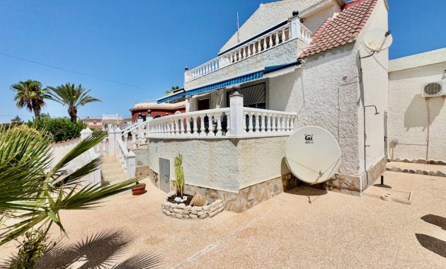 Herverkoop - Villa -
Ciudad Quesada