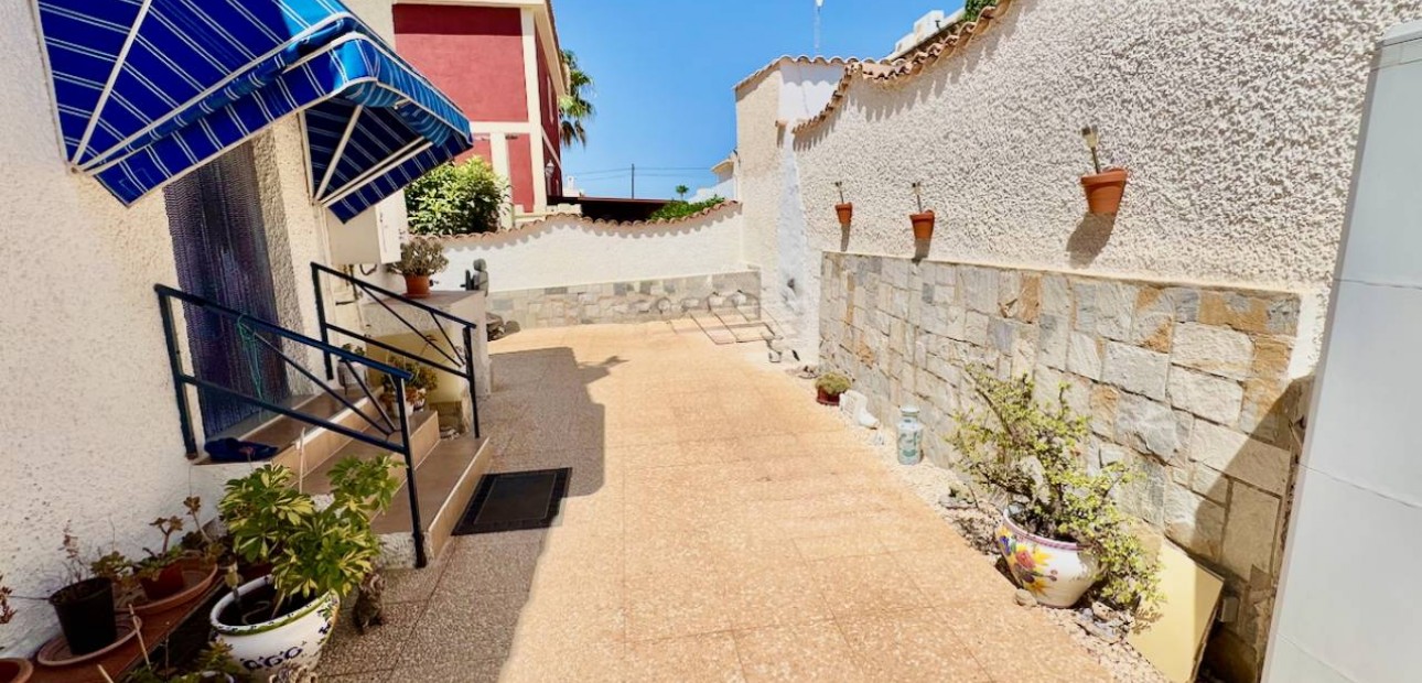 Herverkoop - Villa -
Ciudad Quesada